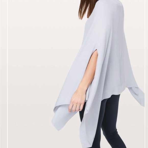 Lululemon Forward Flow Cape - Picture 2 of 6